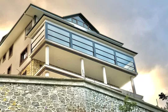 albert geneu cam balkon