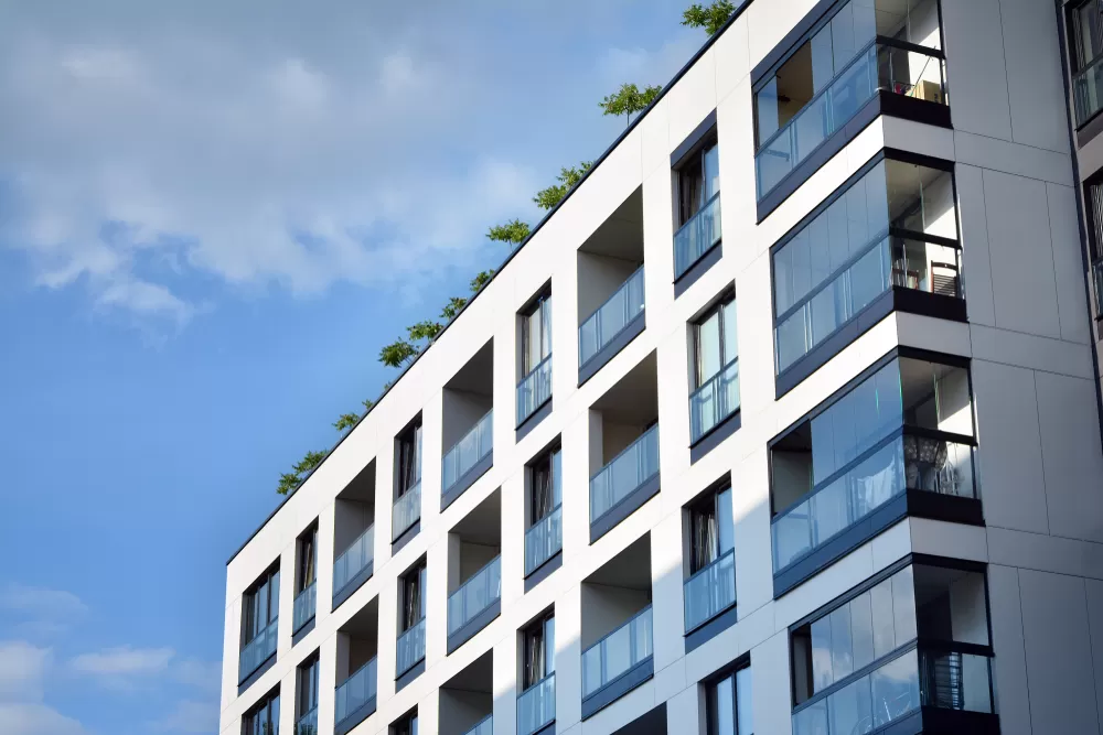 tiara flat cam balkon