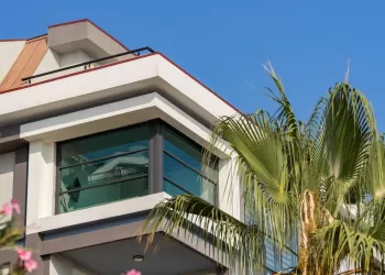 Giyotin Cam Balkon Kullanışlı mı?