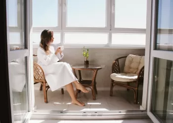 Kış Bahçesi Balkon  - Cam Balkon ve Tavan Kapama ile Küçük Kış Bahçeleri