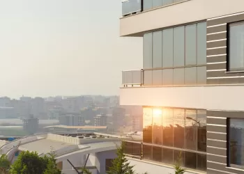 Cam Balkon Hava Geçirir mi? Cam Balkon Soğuk Geçirir mi?