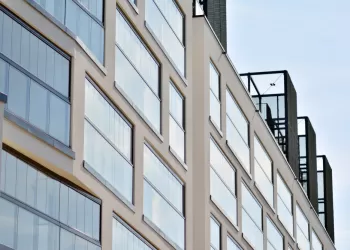 Cam Balkon Rüzgara Dayanıklı mı?